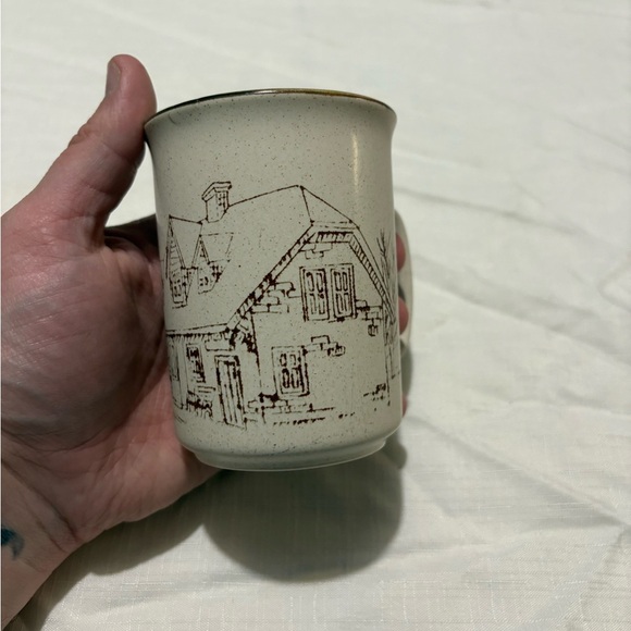 Charming Cottage Mug - Cream - Picture 1 of 6